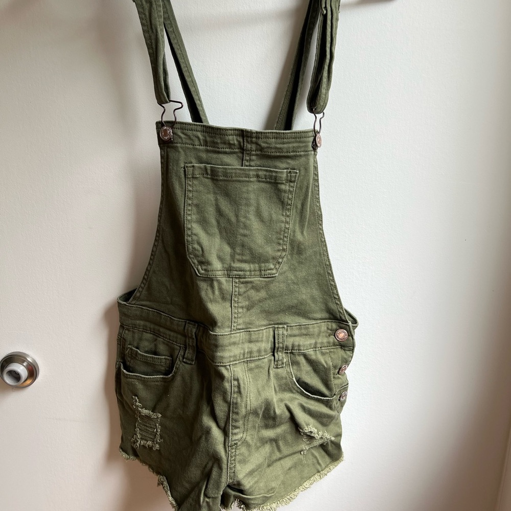 Overall shorts